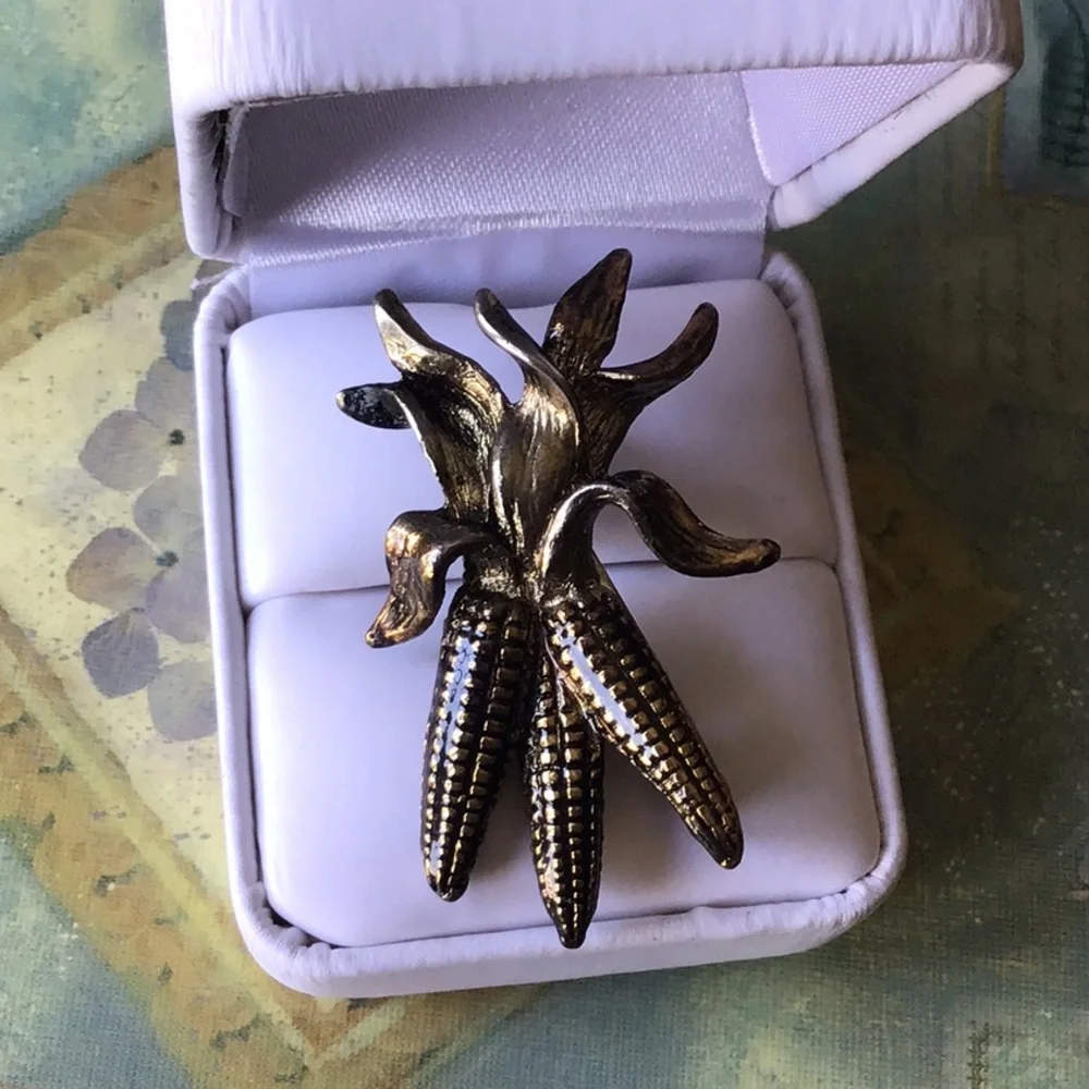 Brooch Harvest Time  Vintage corn cob stalk detailed Kernals